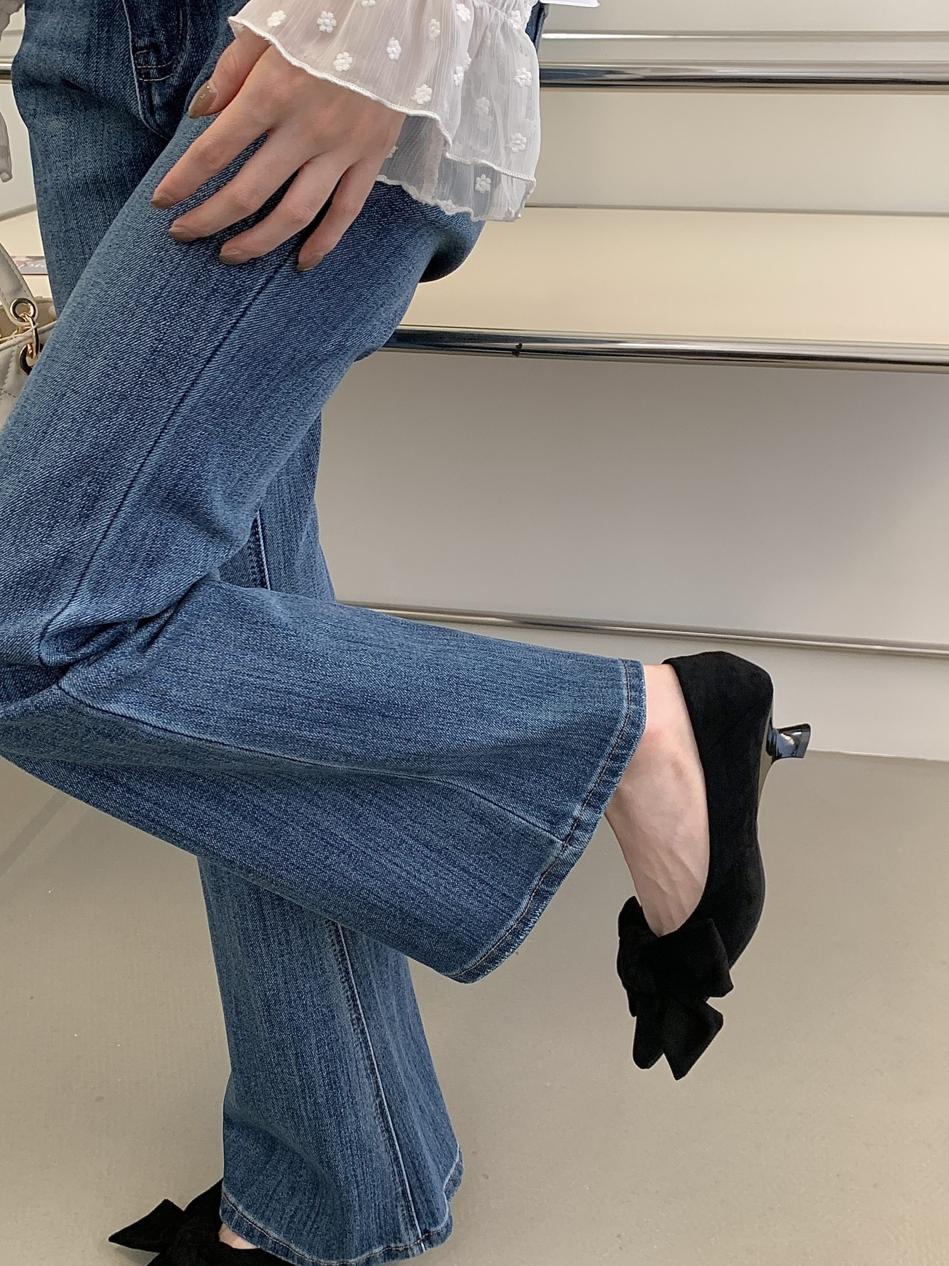 1768371702389_lyjFXM.jpg 2026 New Spring Fashion Women's Low Heel Pointed Toe Comfortable Bowknot Slip-On Shoes
