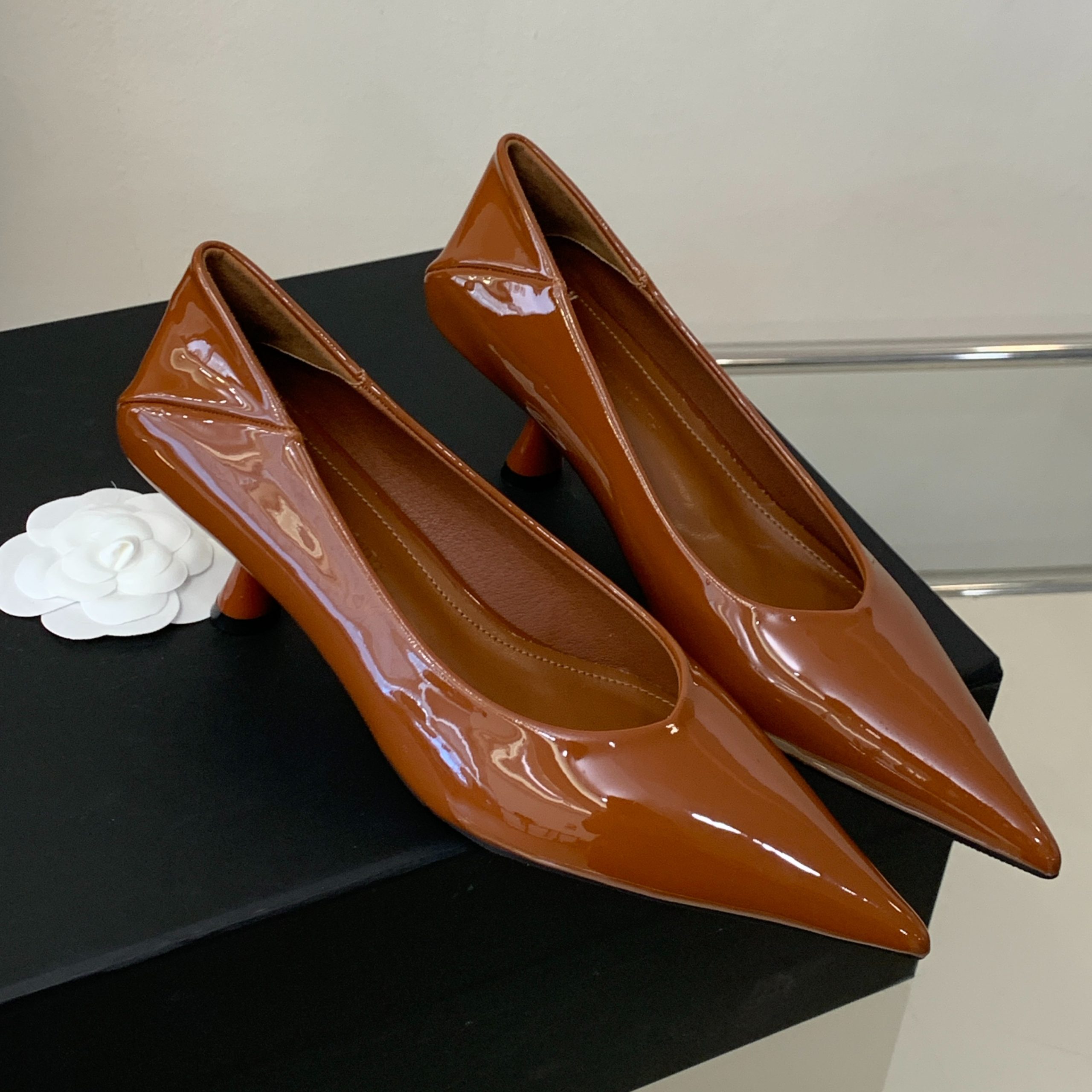 1768623349694_bB0CC7.jpg 2026 New Spring Chic Patent Leather High Heel Pointed Toe French Retro Comfortable Office Commuter Women's Shoes