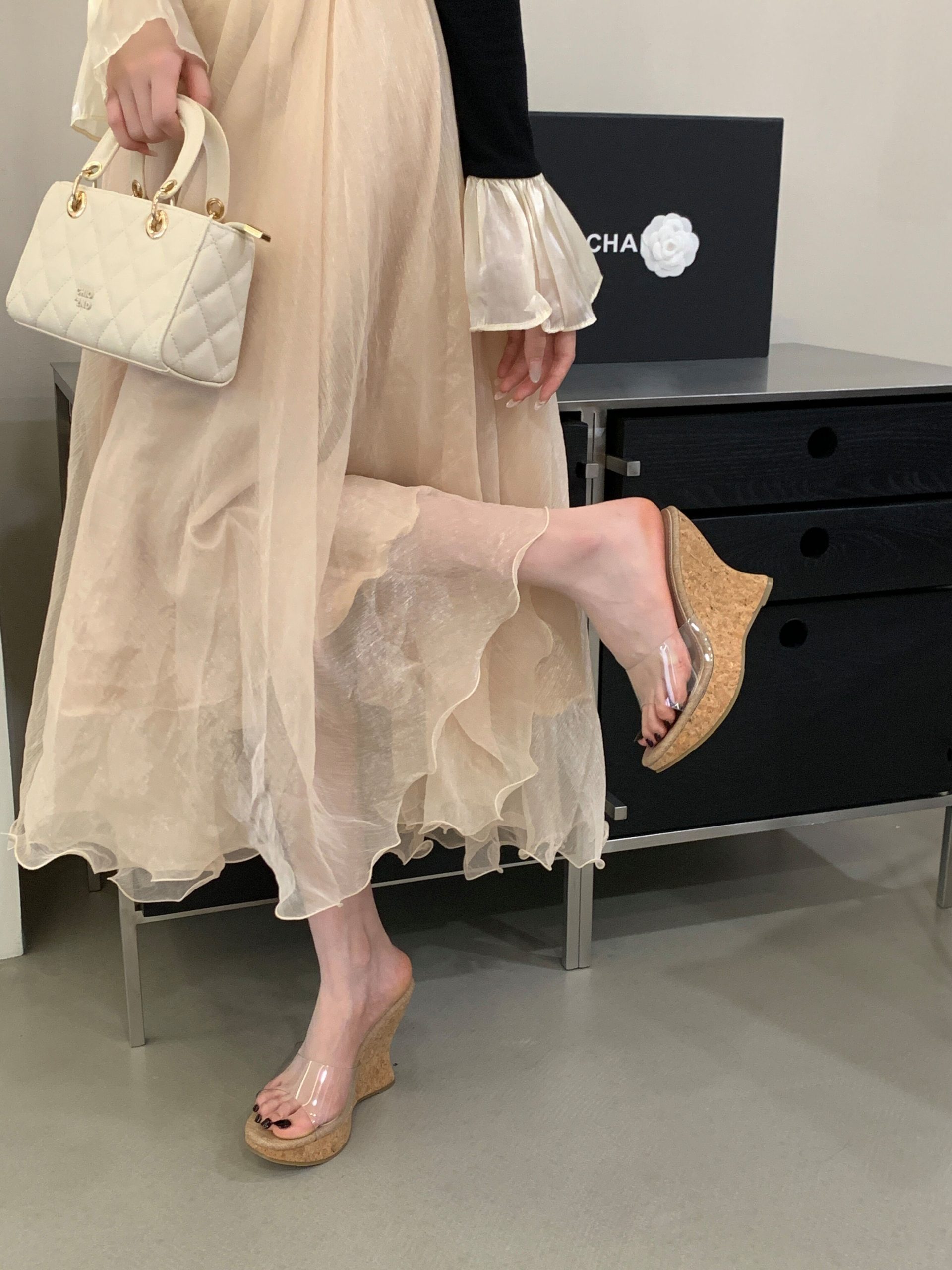 1771912524306_06wmLk.jpg 2026 Summer New High Heel Wedge Slippers Women Chunky Heel Transparent Crystal Shoes Mid Heel Waterproof Platform Beach Women Shoes