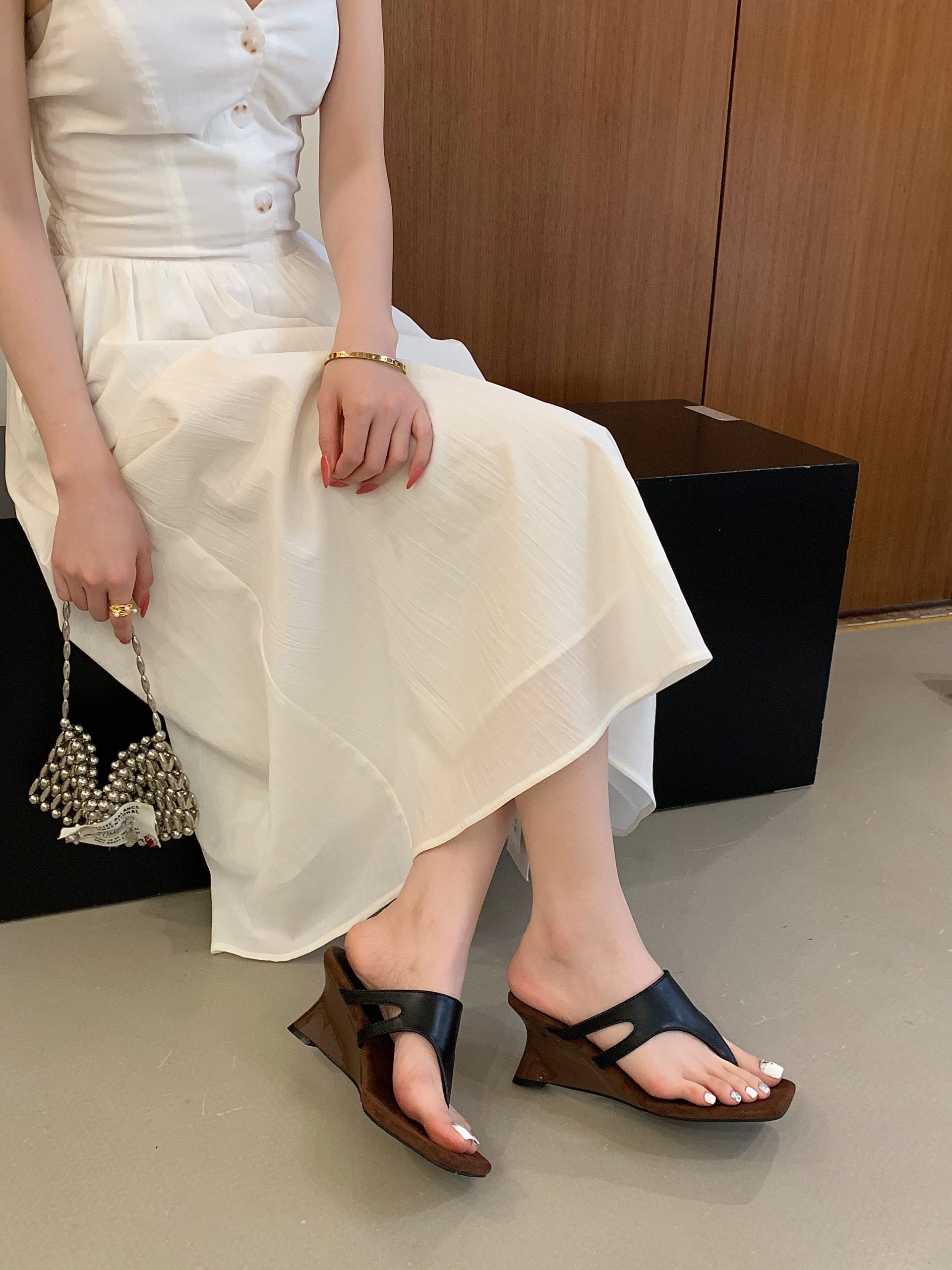 1778234412328_urEZ0k.jpg 2026 French Retro Square Toe Thong Slippers for Women Summer High Heel Dress Sandals Wedge