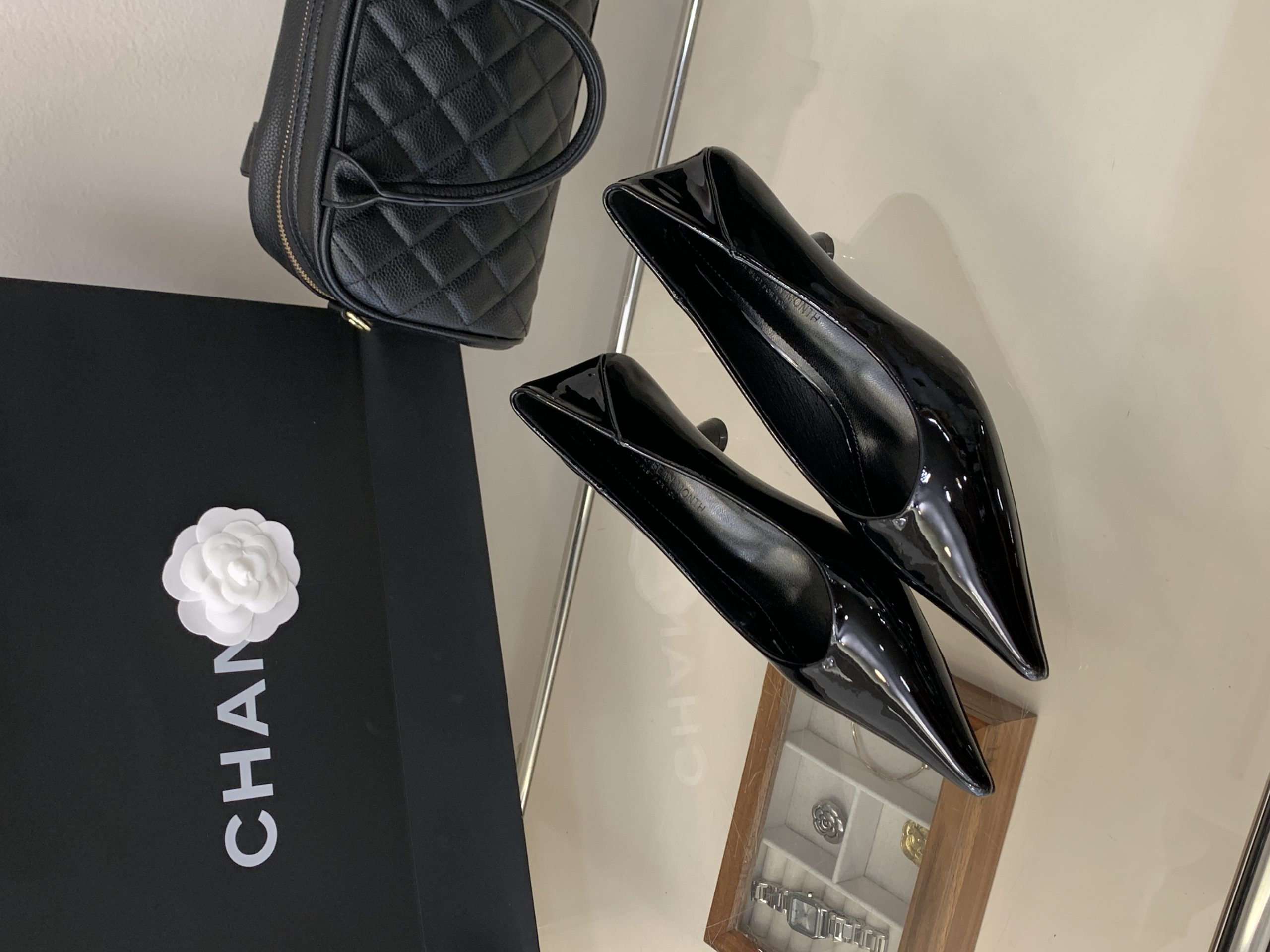 2026 New Spring Chic Patent Leather High Heel Pointed Toe French Retro Comfortable Office Commuter Women's Shoes